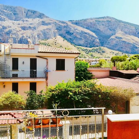 Casa Vacanze Isolotto Ізола-делле-Фемміне Екстер'єр фото