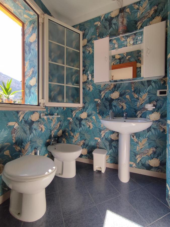 Casa Vacanze Isolotto Ізола-делле-Фемміне Екстер'єр фото