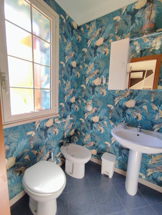 Casa Vacanze Isolotto Ізола-делле-Фемміне Екстер'єр фото