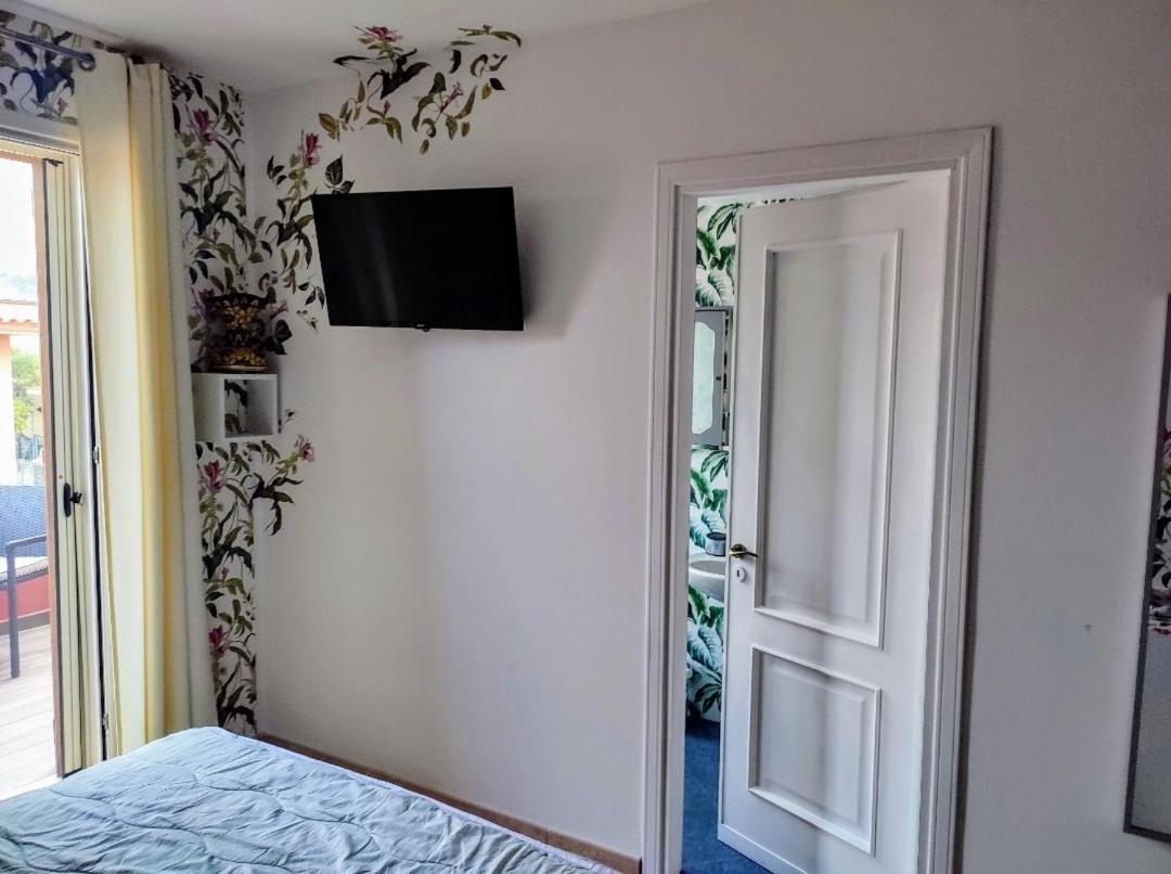 Casa Vacanze Isolotto Ізола-делле-Фемміне Екстер'єр фото