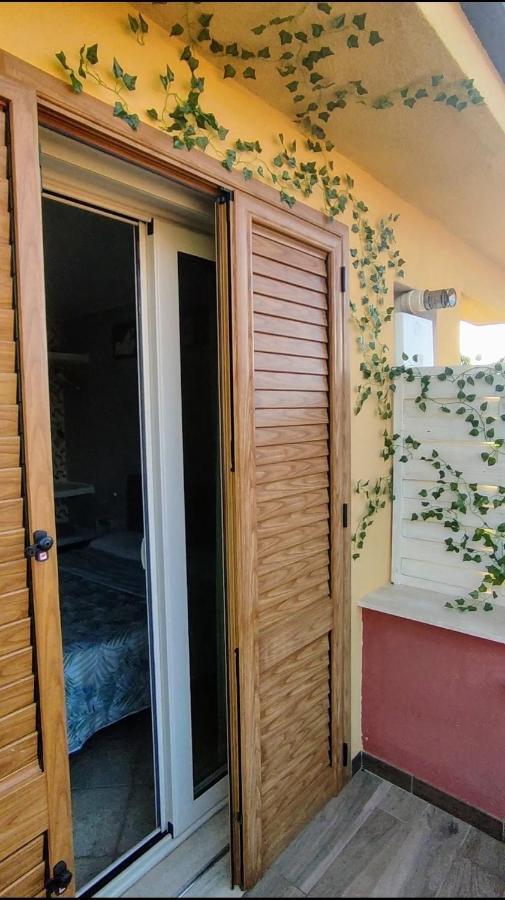 Casa Vacanze Isolotto Ізола-делле-Фемміне Екстер'єр фото