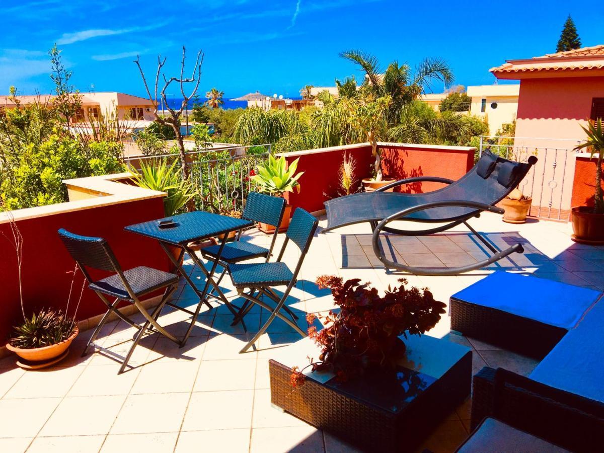 Casa Vacanze Isolotto Ізола-делле-Фемміне Екстер'єр фото