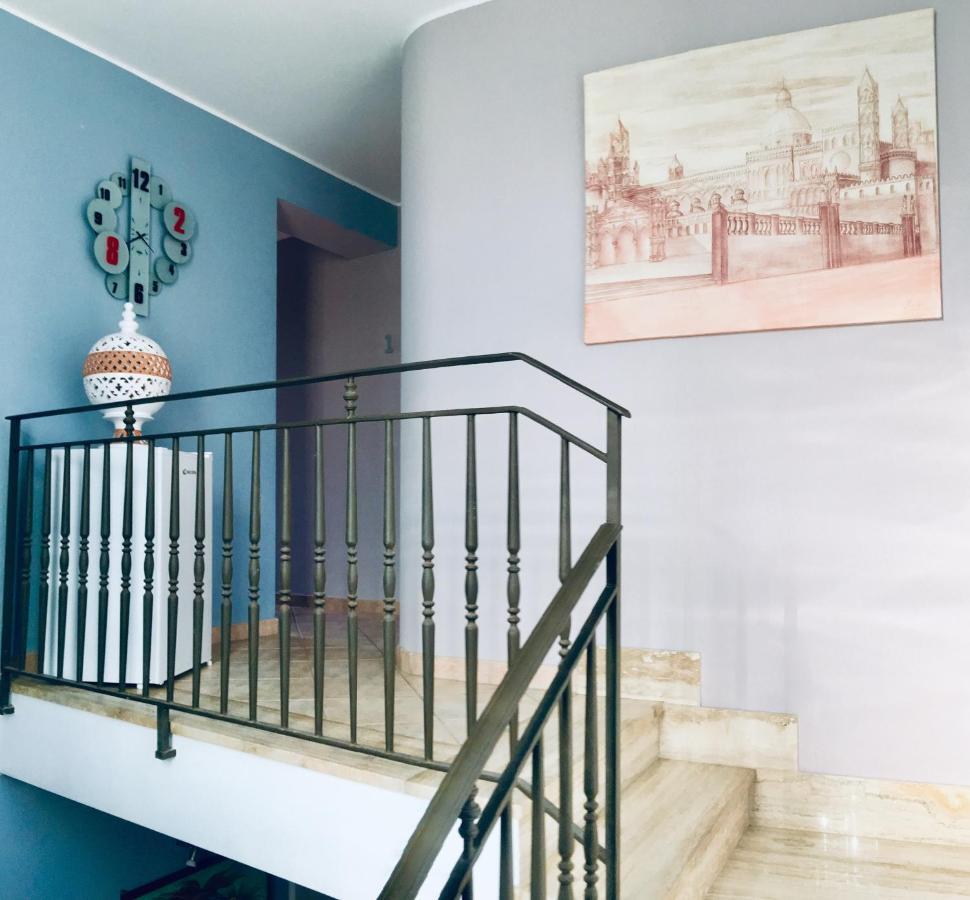 Casa Vacanze Isolotto Ізола-делле-Фемміне Екстер'єр фото