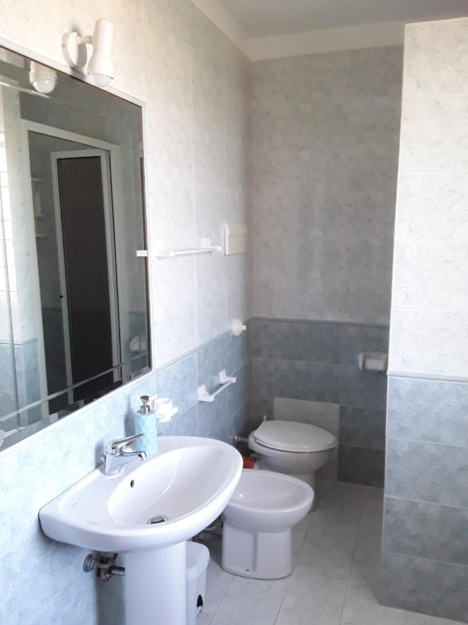 Casa Vacanze Isolotto Ізола-делле-Фемміне Екстер'єр фото