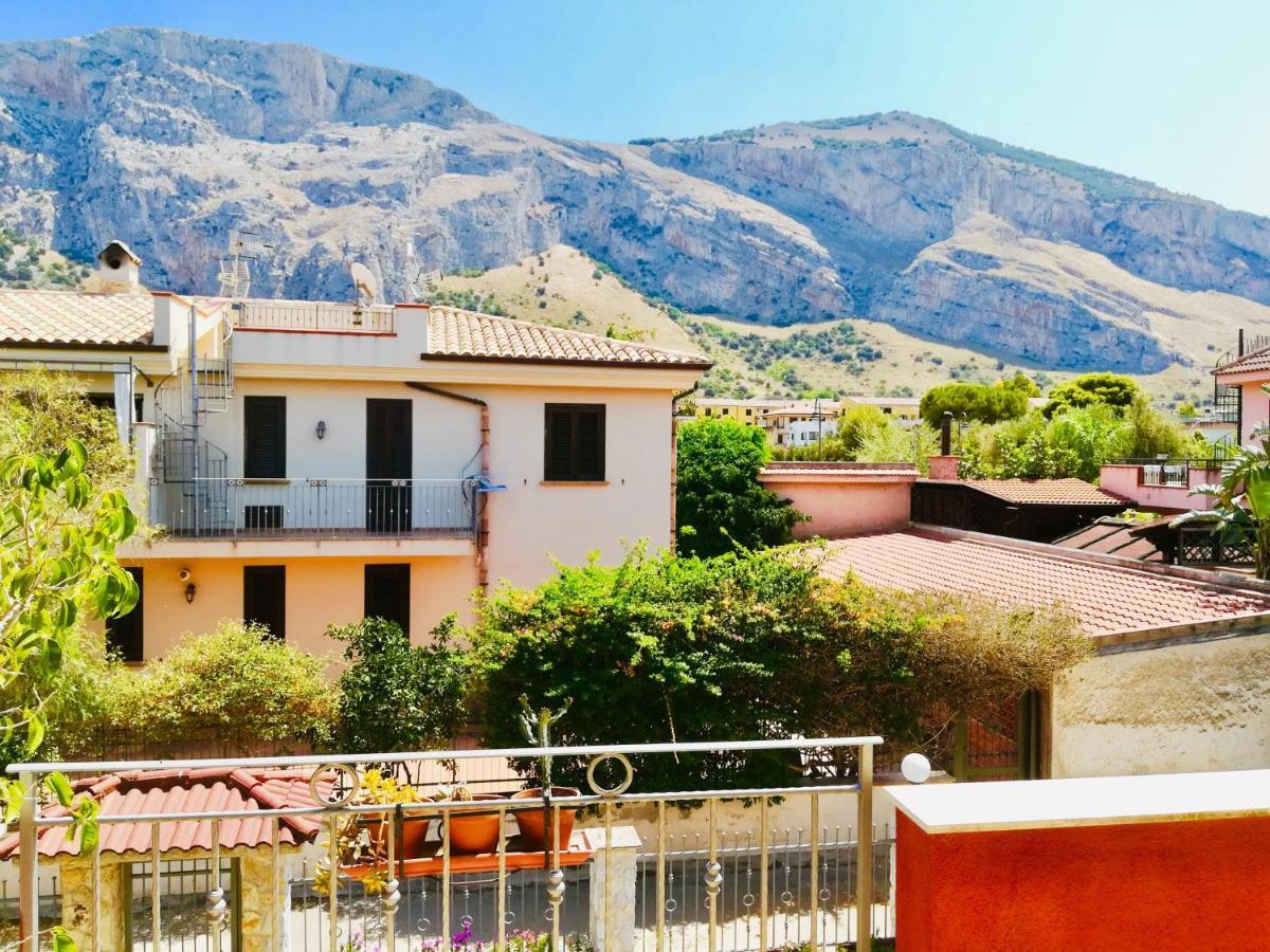 Casa Vacanze Isolotto Ізола-делле-Фемміне Екстер'єр фото